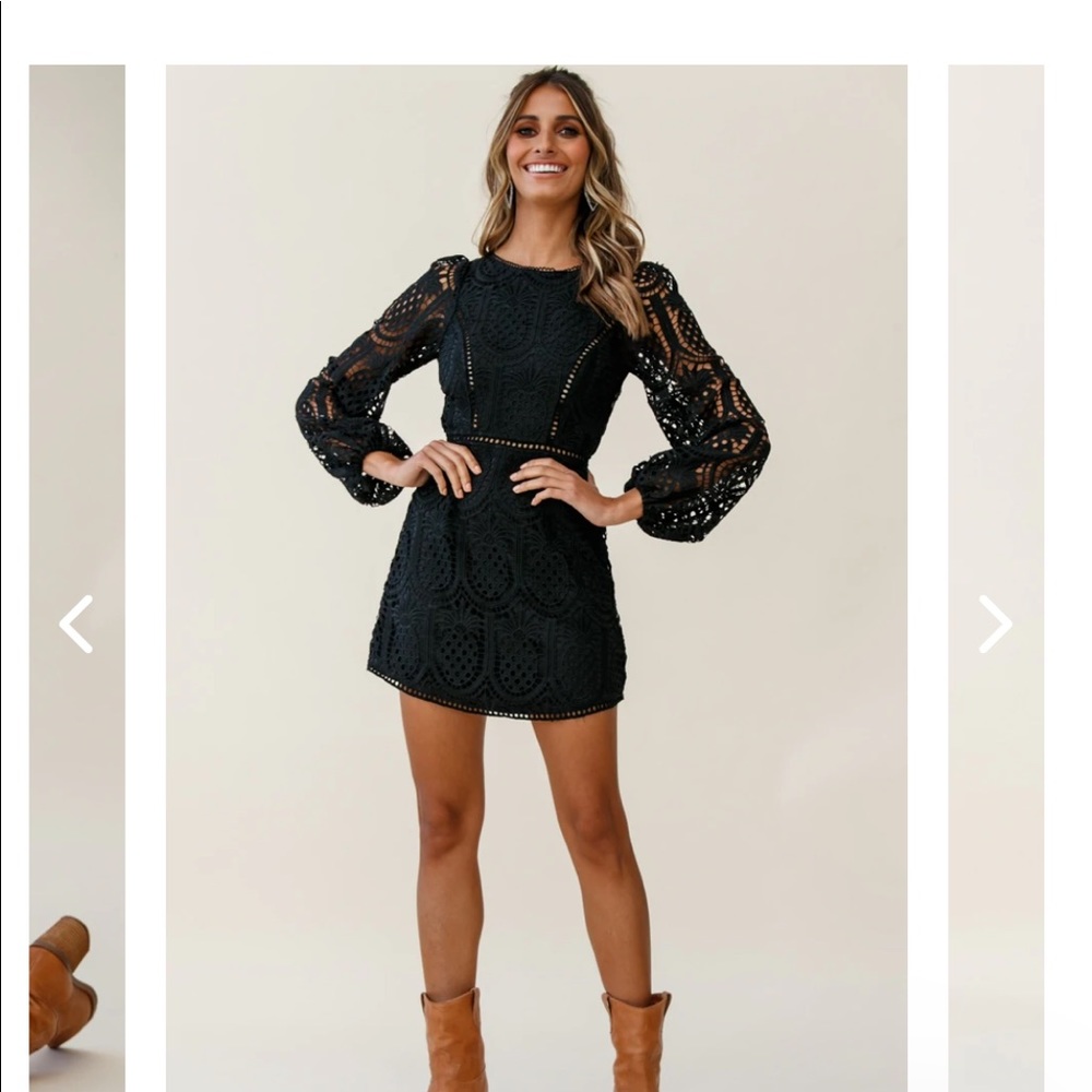 Selfie Leslie long sleeve dress. Size M